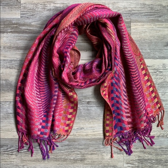 Accessories - Women's Patterned Scarf With Fringe Ends